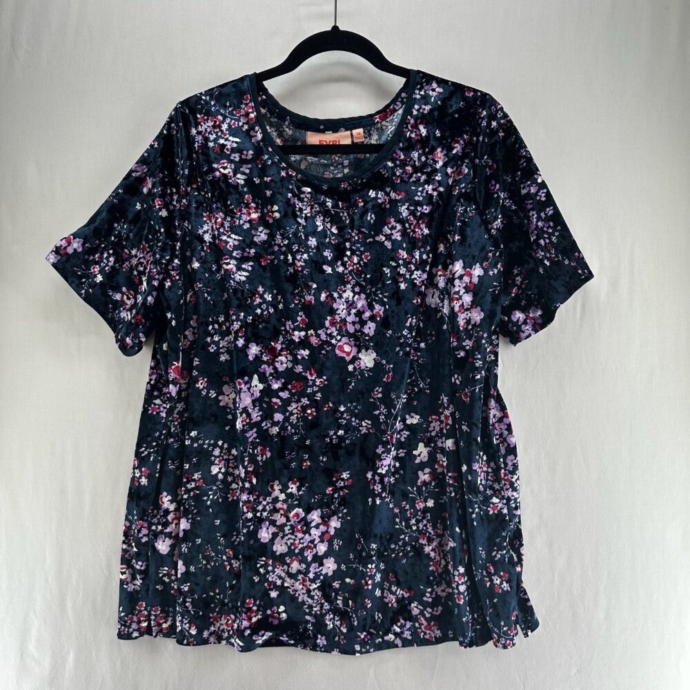 Evri Floral Velour Short Sleeve Blouse Womens 1X Stretch Round Neck Navy Purple